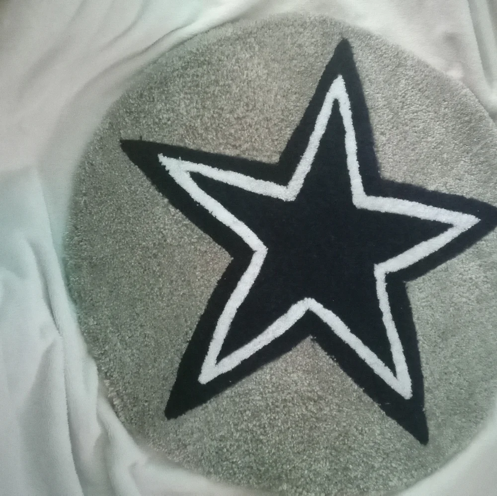 Dallas Cowboys hand craft rug. (made by me) - Picture 3 of 3